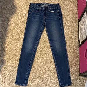 Dark-wash American Eagle Jegging